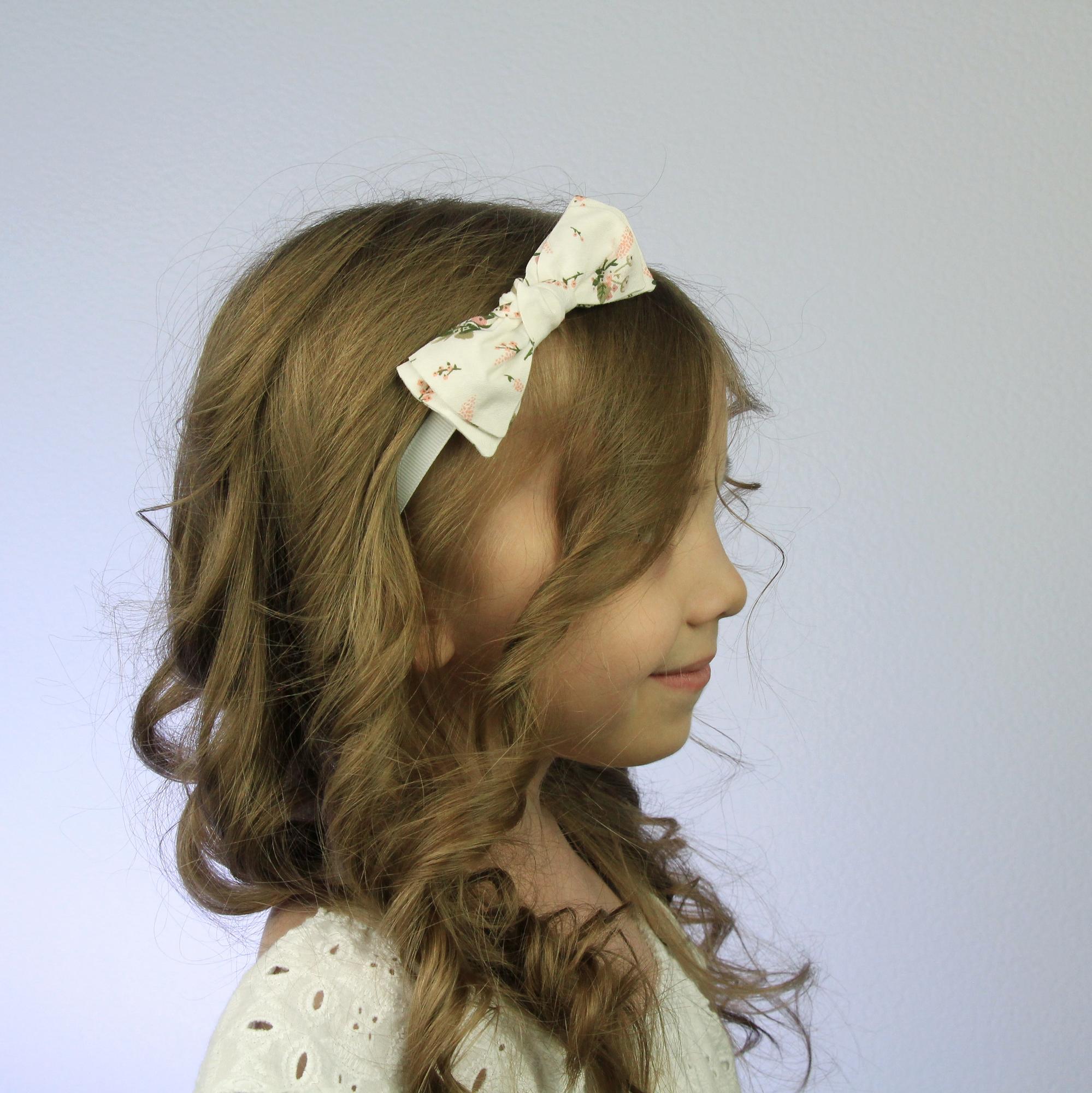 Ободок "Бант узелок" белый с цветами