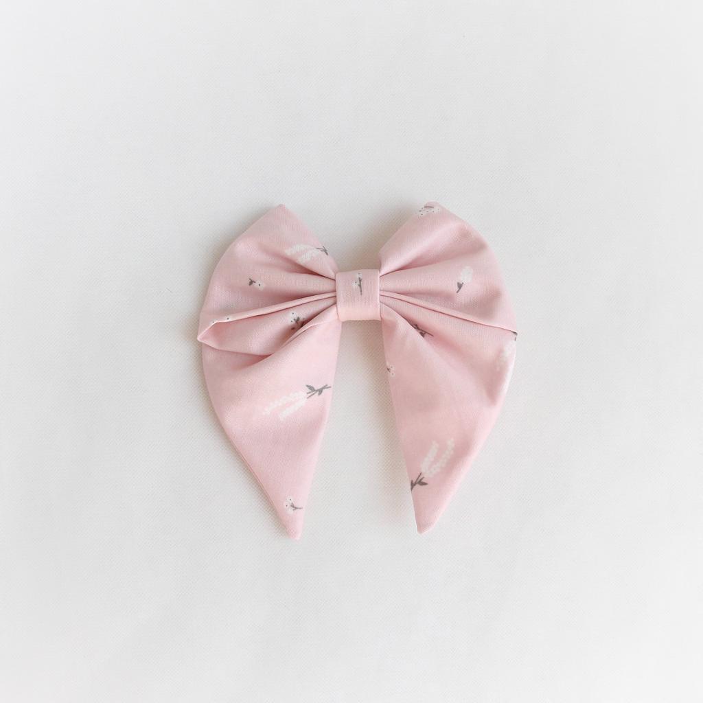 Заколка-зажим "Бант с хвостиками" светло-розовый с веточками