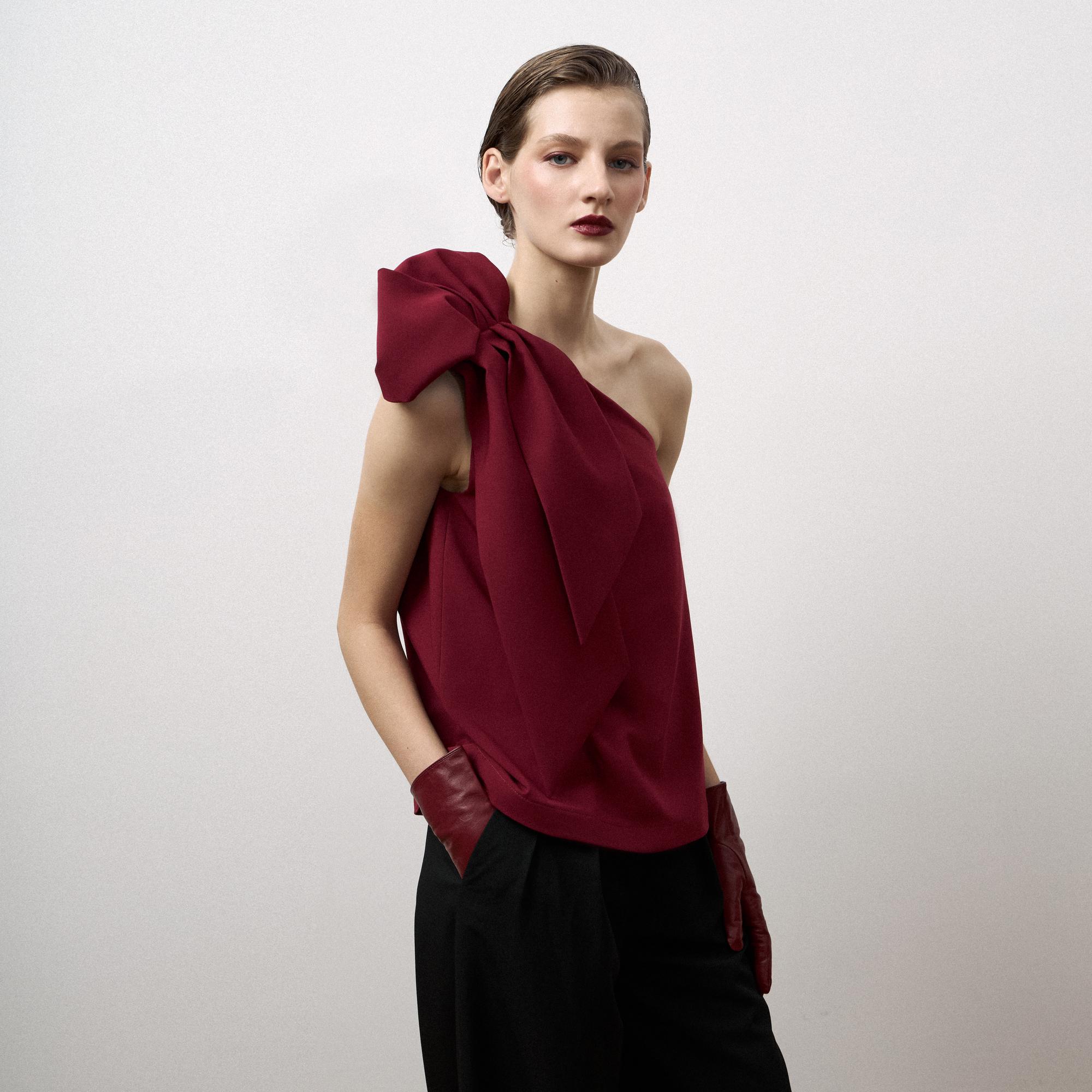 Топ с бантом на одно плечо 'Renée'