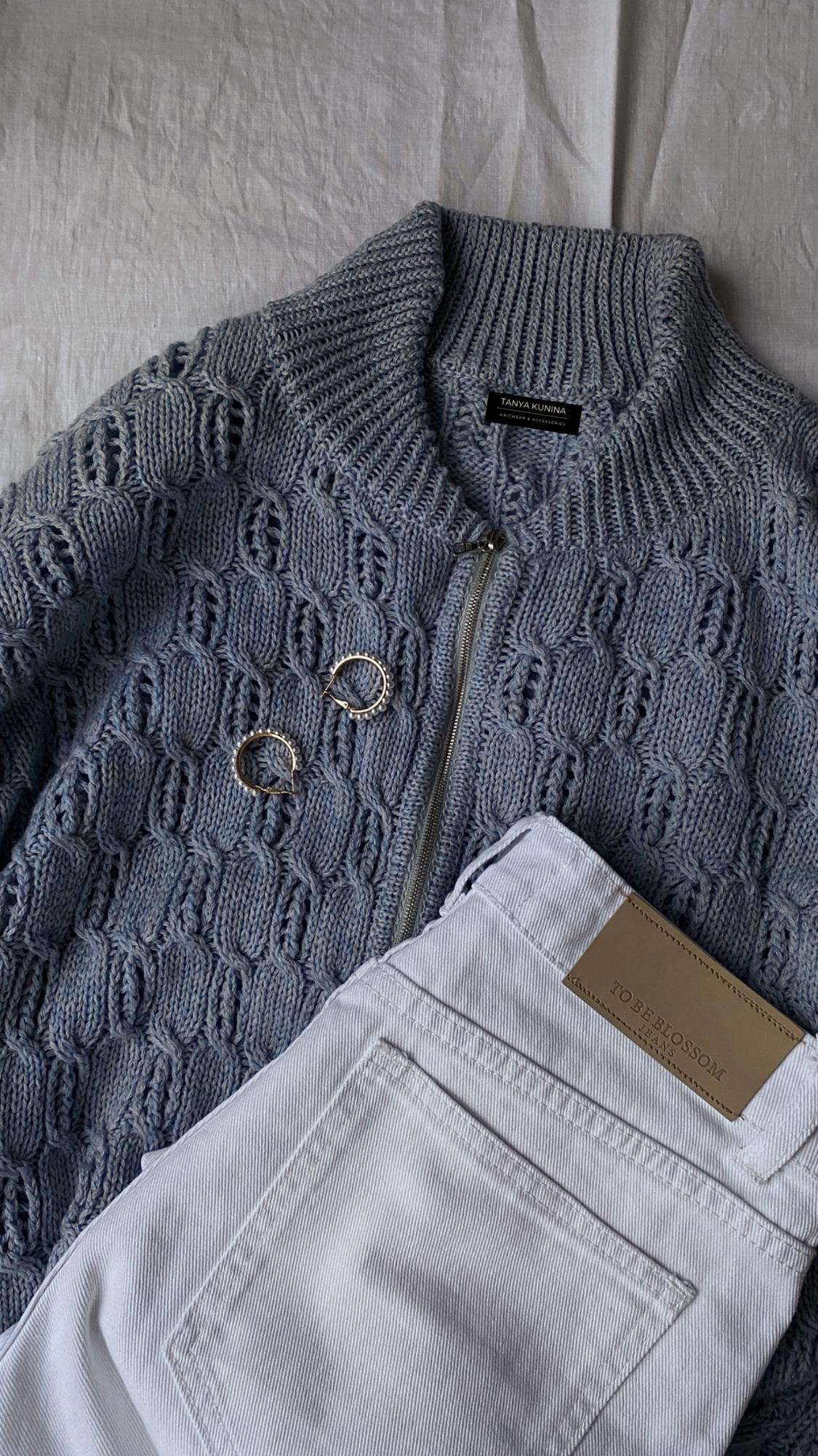 Бомбер с перьями