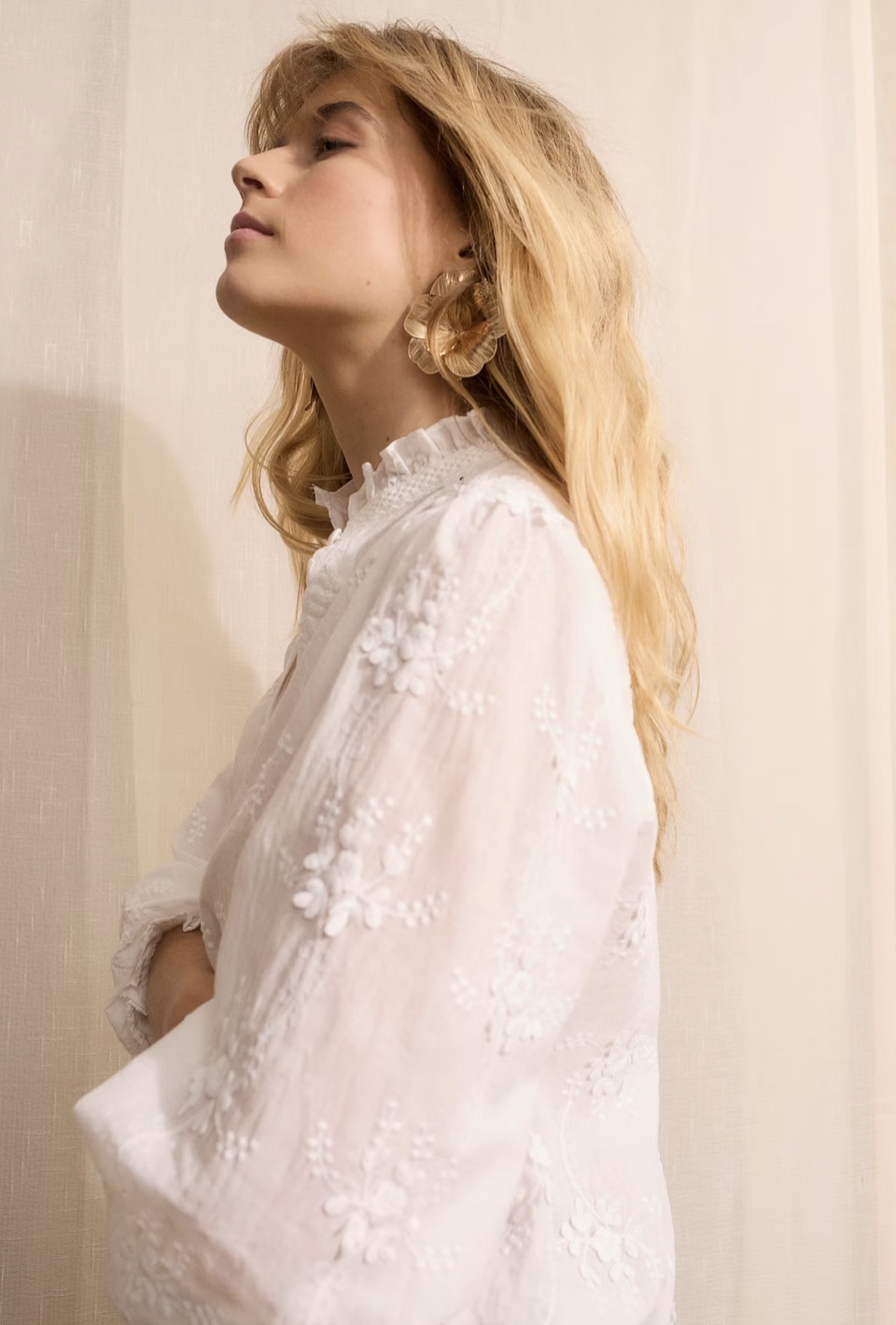 Блуза белая вышивка цветы