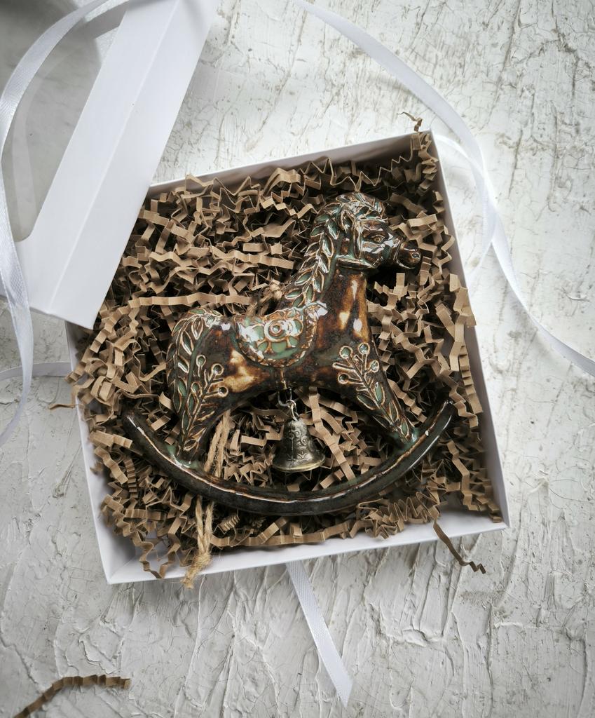 Лошадка-качалка подвес (шоколадно-мятный)