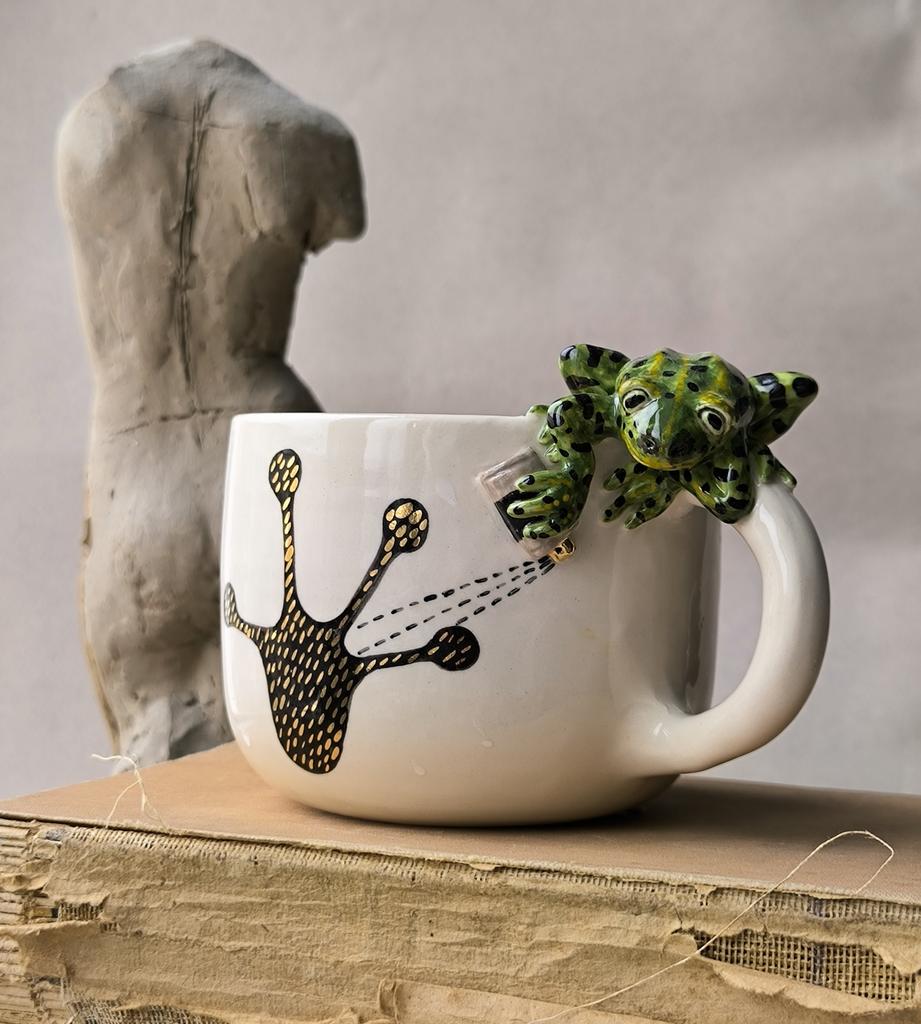 ТВОЙ СЛЕД лягушка