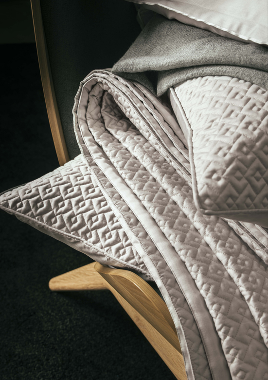 Стеганое покрывало Palace из хлопкового сатина, Alexandre Turpault / цвет: устричный