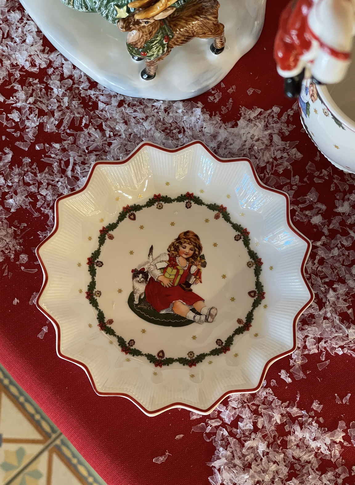 Чаша малая 17см "Ребенок с игрушкой" Toys Fantasy Villeroy&Boch