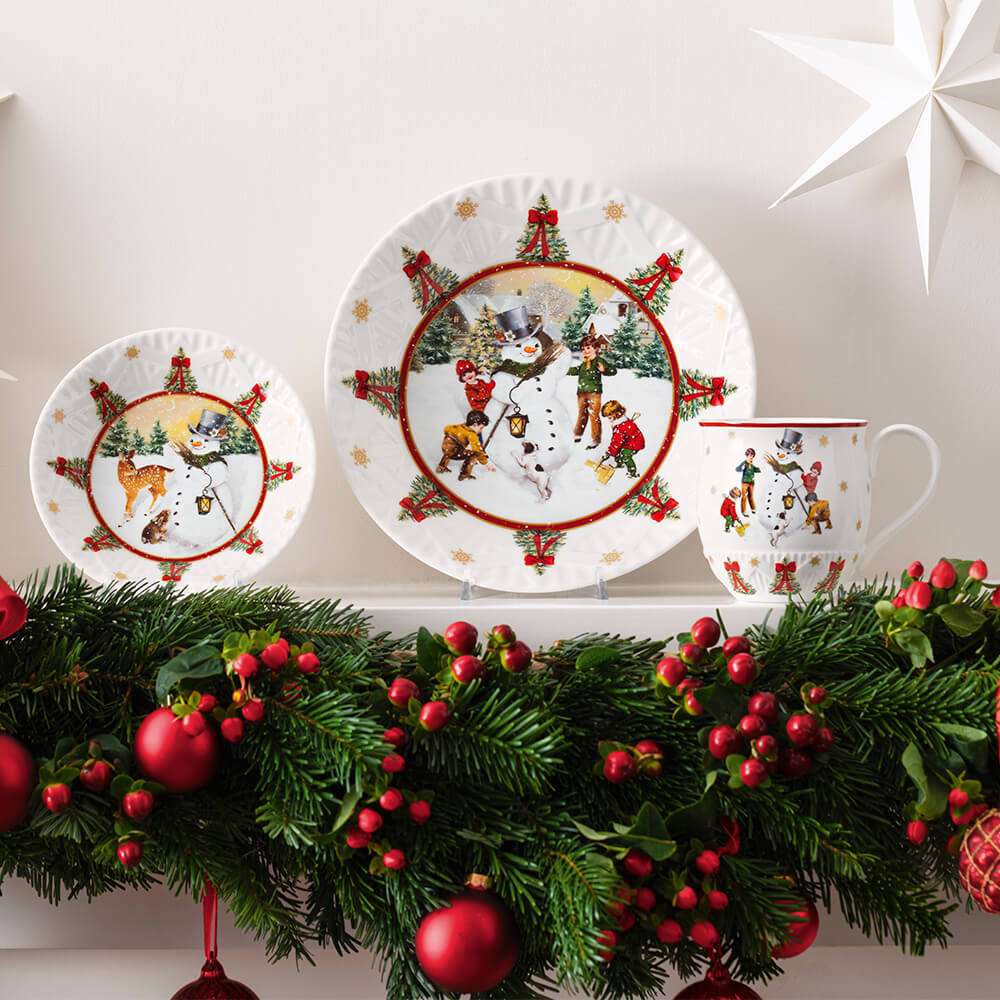 Чаша с рельефом 25см "Лепка снеговика" Toy's Fantasy Villeroy&Boch