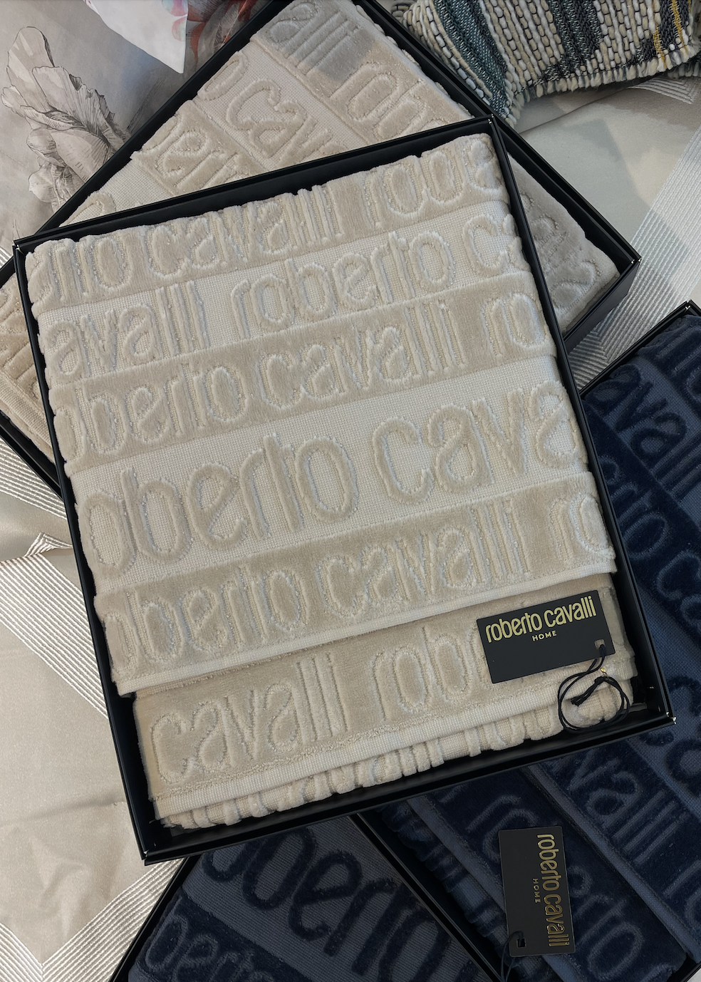 Набор из 2-х полотенец Roberto Cavalli Written, бежевый (col.809)