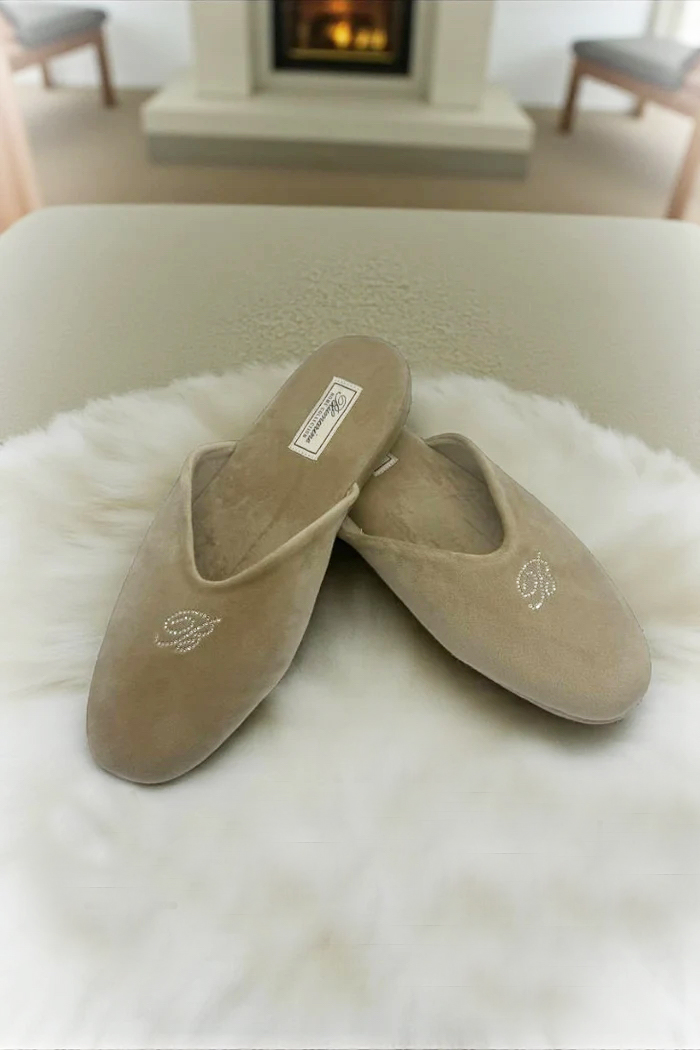 Закрытые тапочки из однотонного бархата Блю Вельвет (Blu Velvet), бренд: Блюмарин (Blumarine)