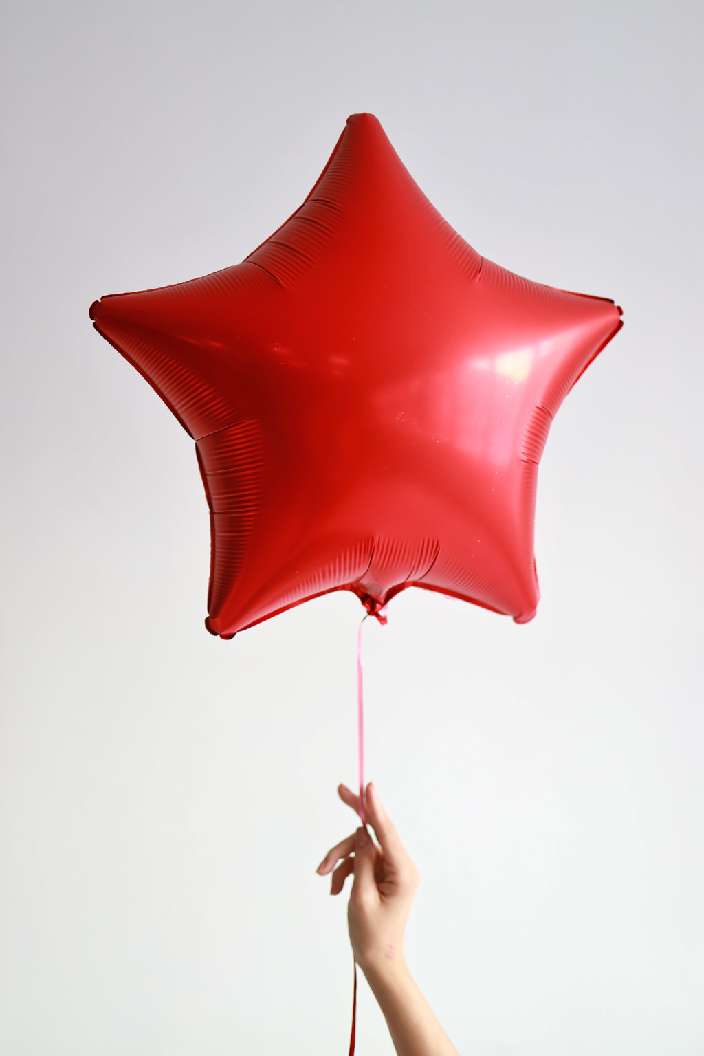 Фольгированный шар звезда, цвет красный сатин,  48 см