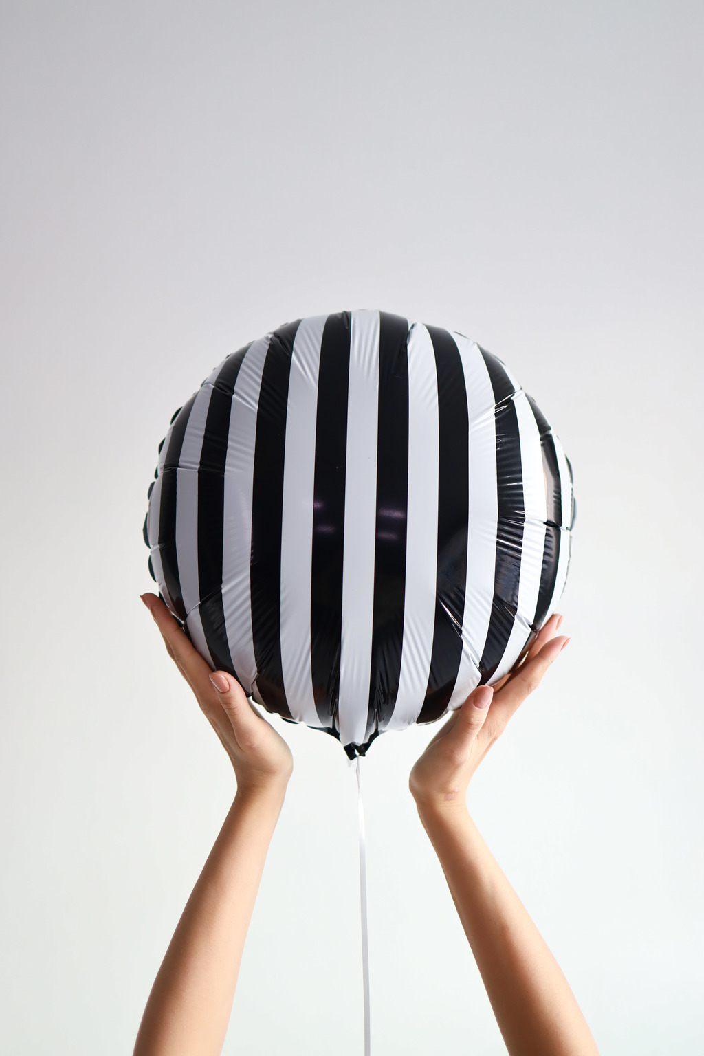 Фольгированный шар круг "Полоски", 48 см