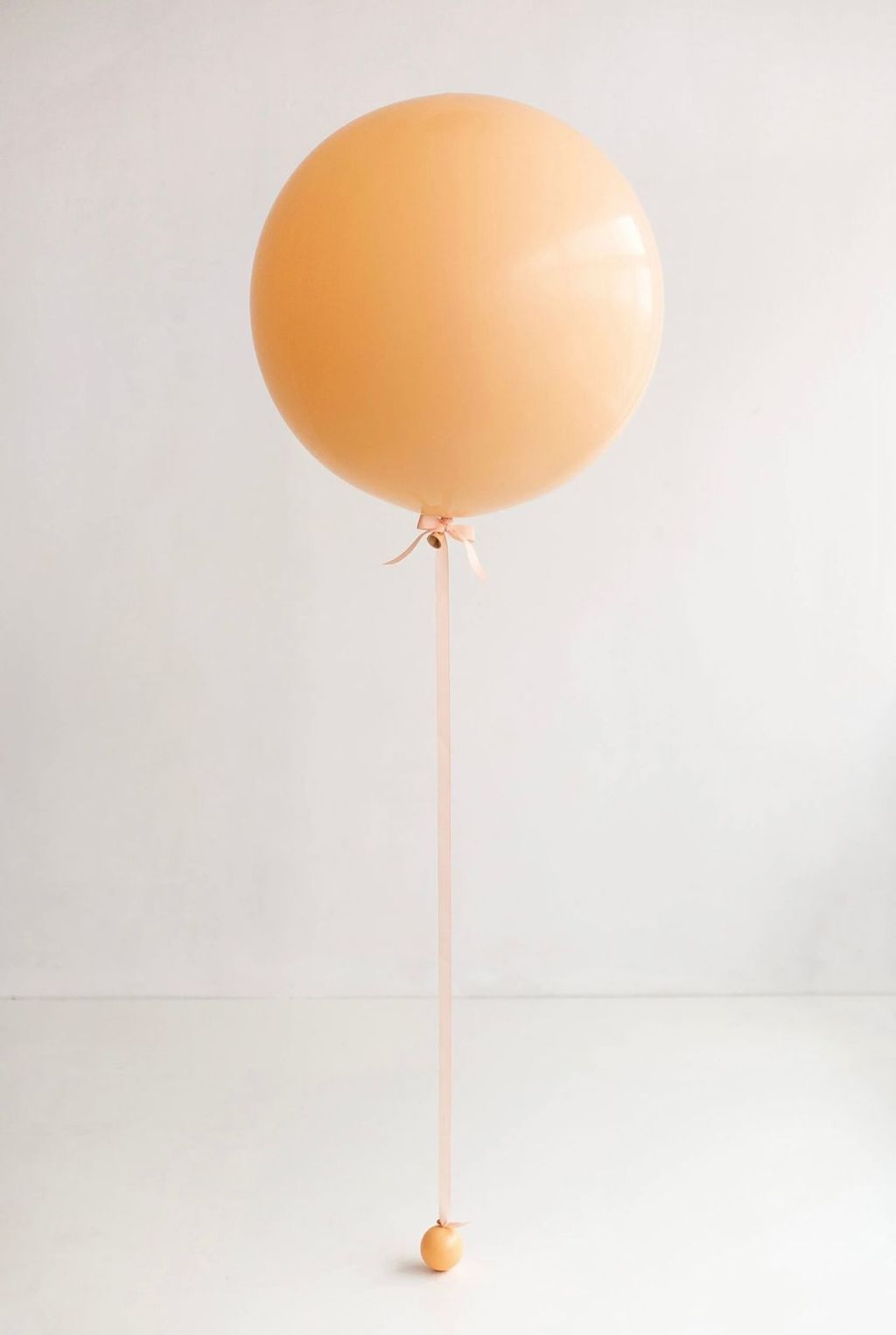 Большой шар персик, 60 см