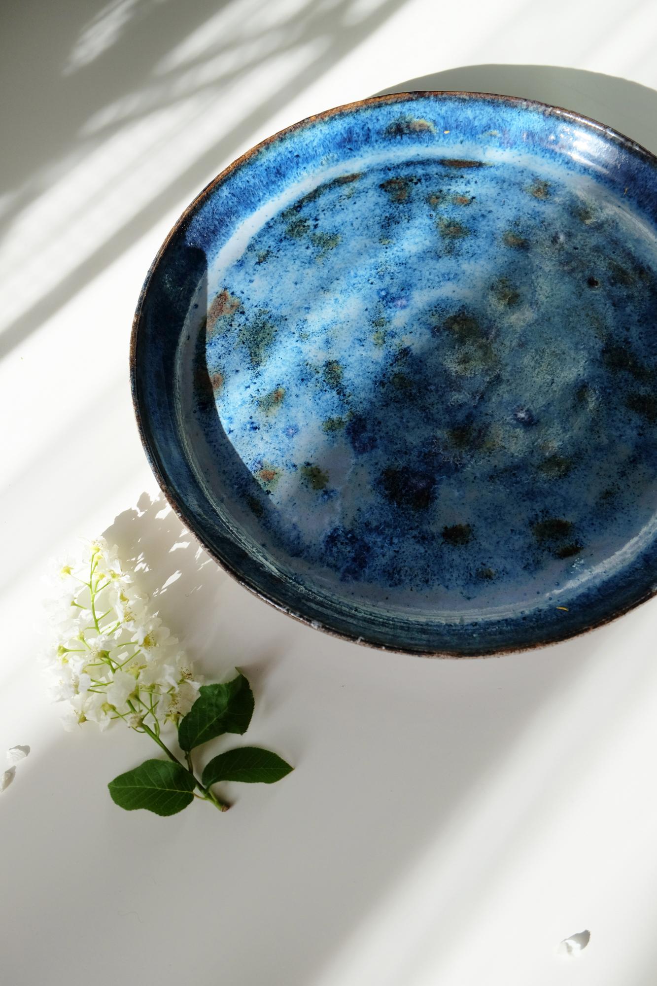 Керамика ручной работы тарелка Черничные ночи 20,5 см HURMA