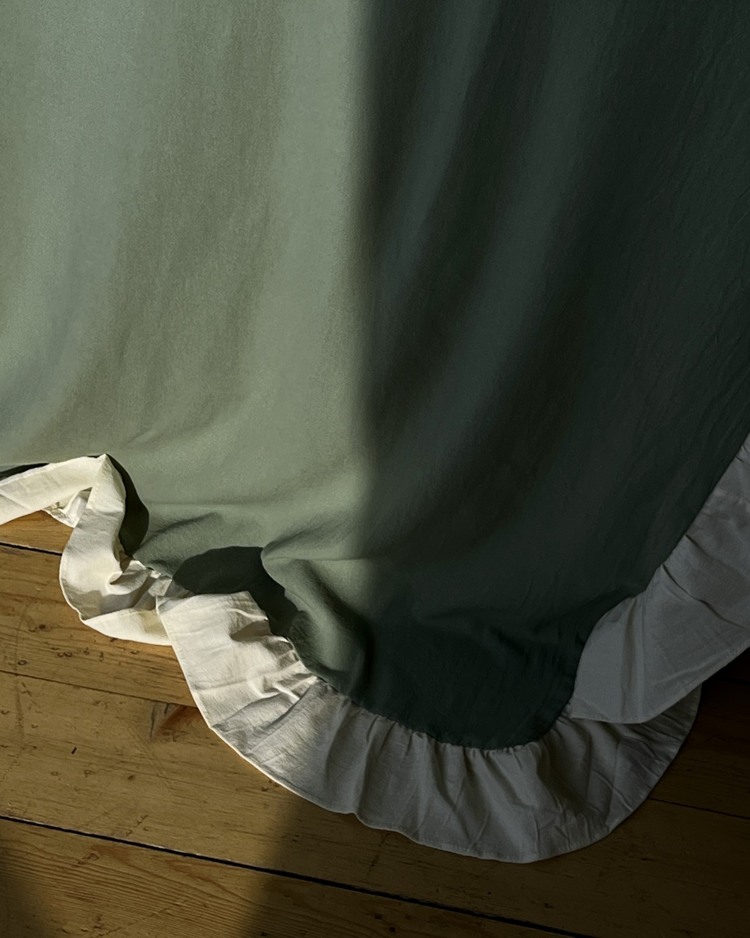 Скатерть с оборками