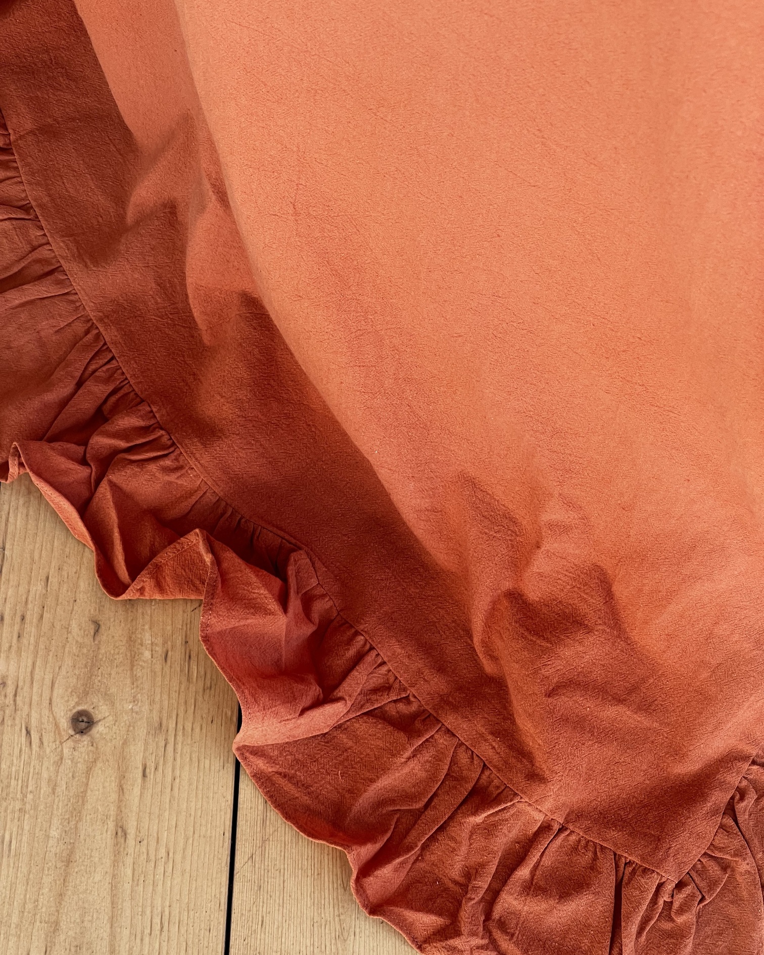 Скатерть с оборками