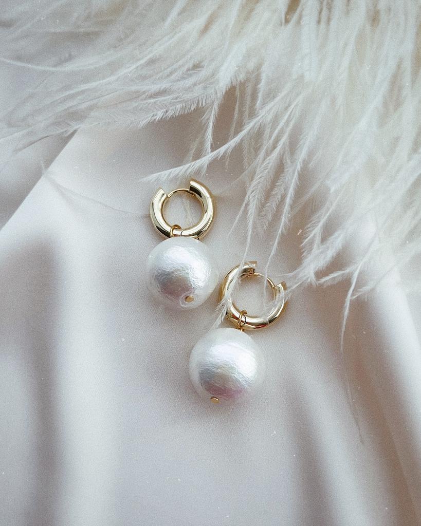 Серьги - шарики с хлопковым жемчугом (позолота)