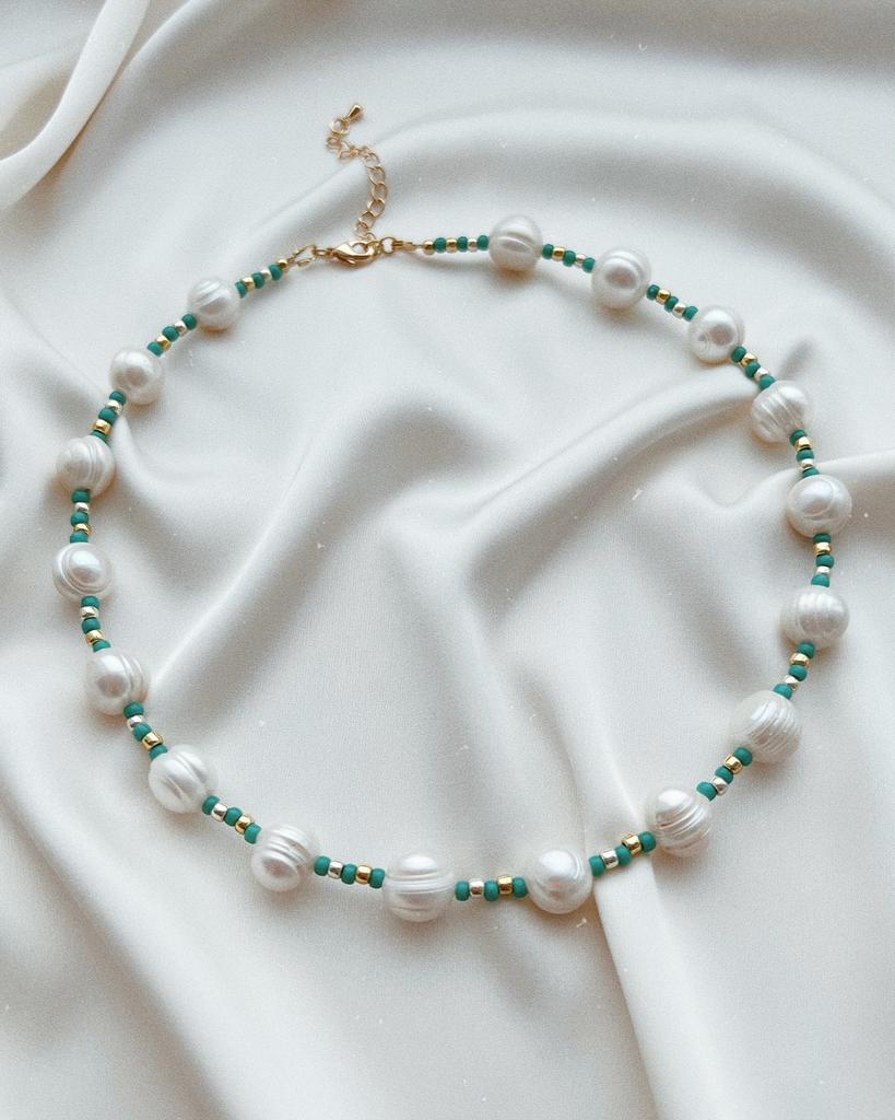 Чокер с крупным жемчугом и бисером