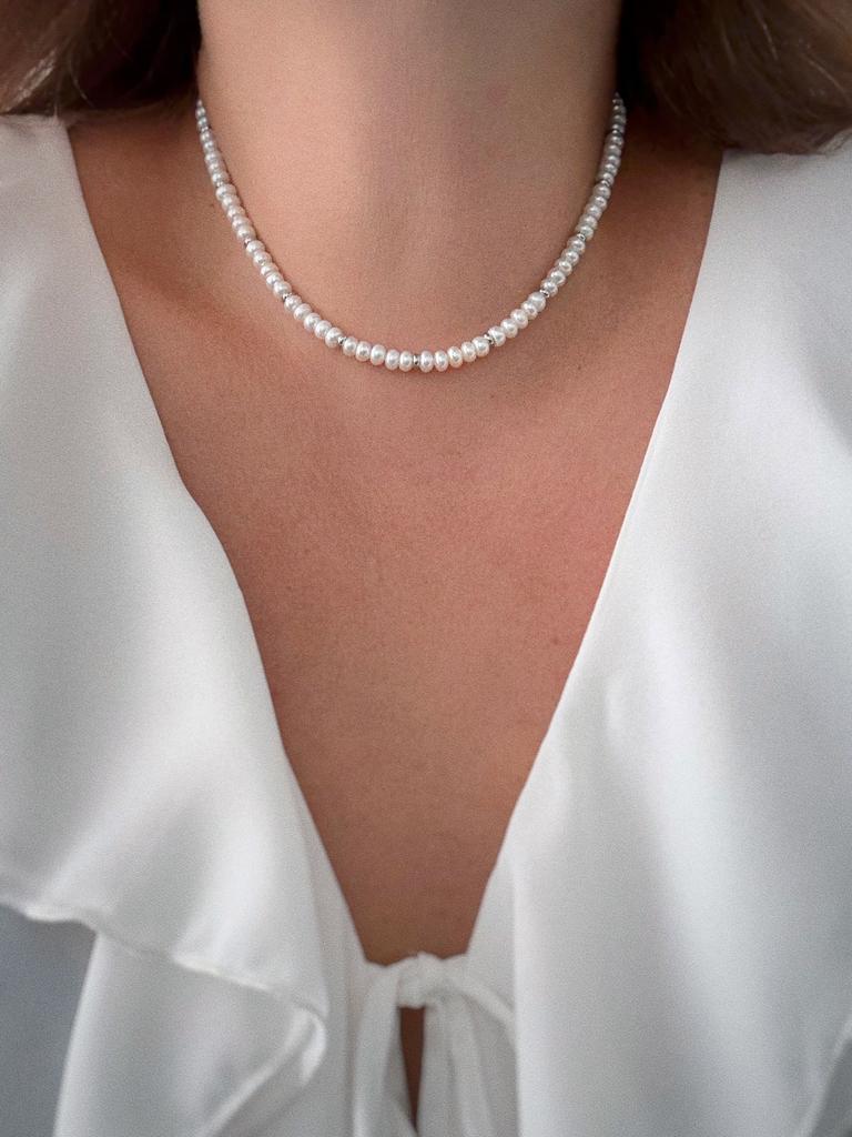 Чокер из жемчуга с вставками (родий)