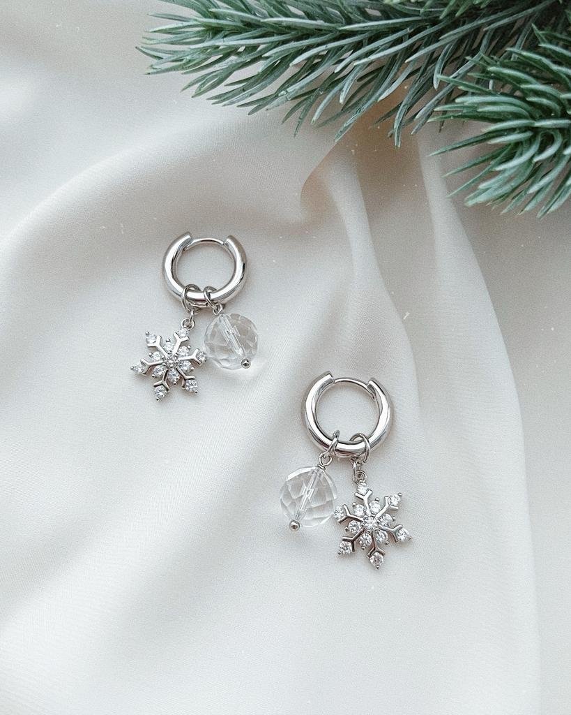 Серьги - кольца с горным хрусталем и снежинками (родий)