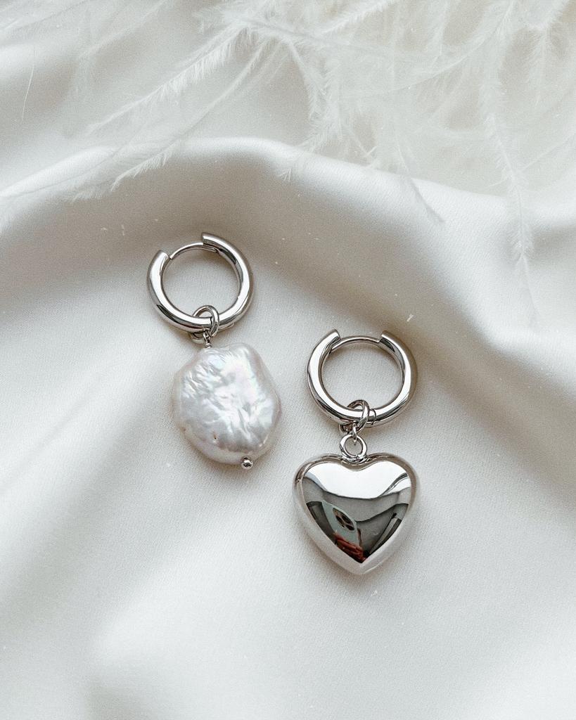 Асимметричные серьги с жемчугом