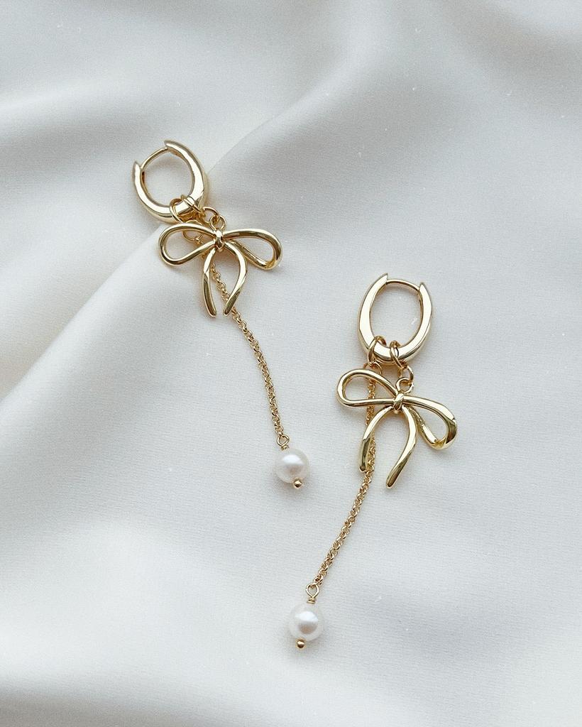 Серьги - кольца с жемчугом и бантиками (позолота)