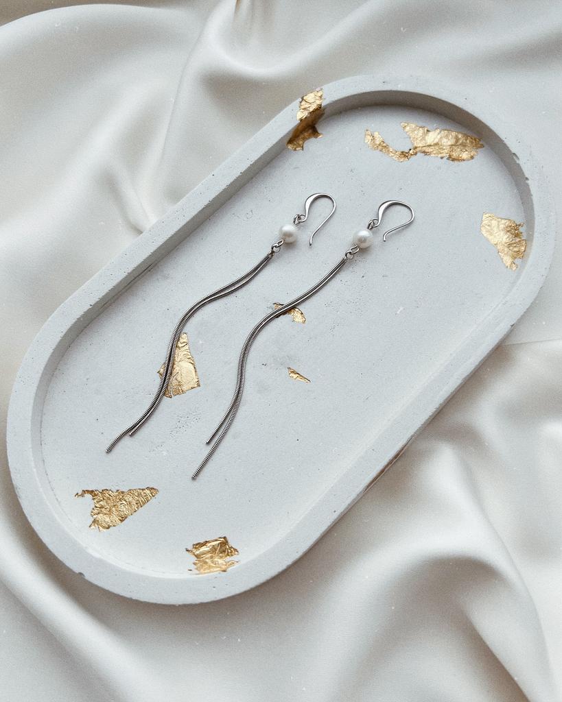 Серьги - крючки с жемчугом (родий)