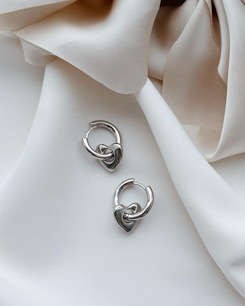 Серьги - кольца с сердечками (родий)
