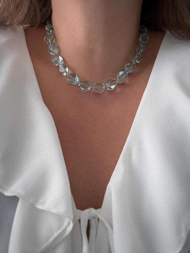 Чокер из аква-кварца (голубой, родий)