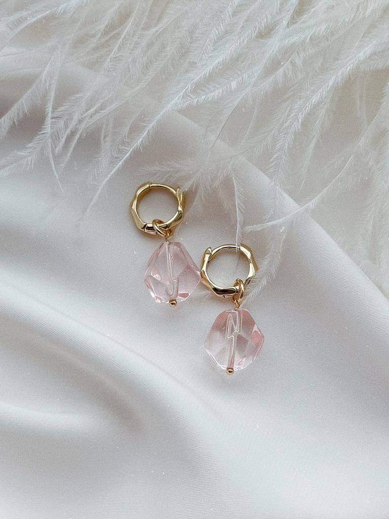 Серьги с аква-квaрцем (розовый, позолота)