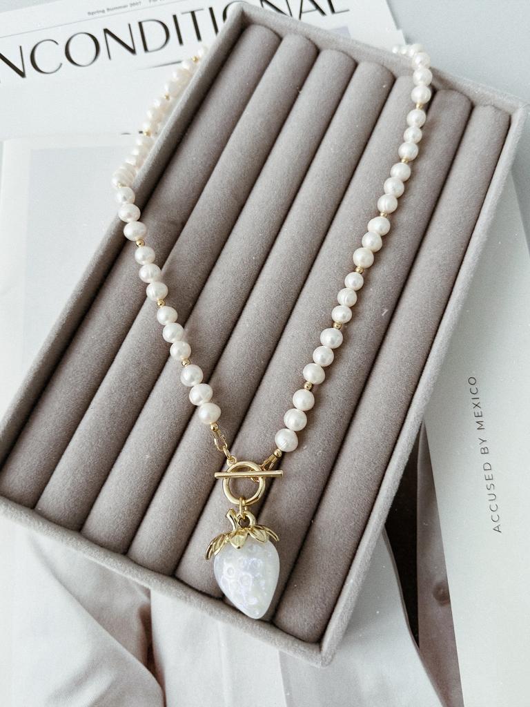 Жемчужное колье с клубничкой (позолота)