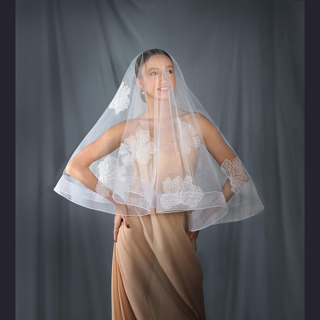 Фата короткая с цветами