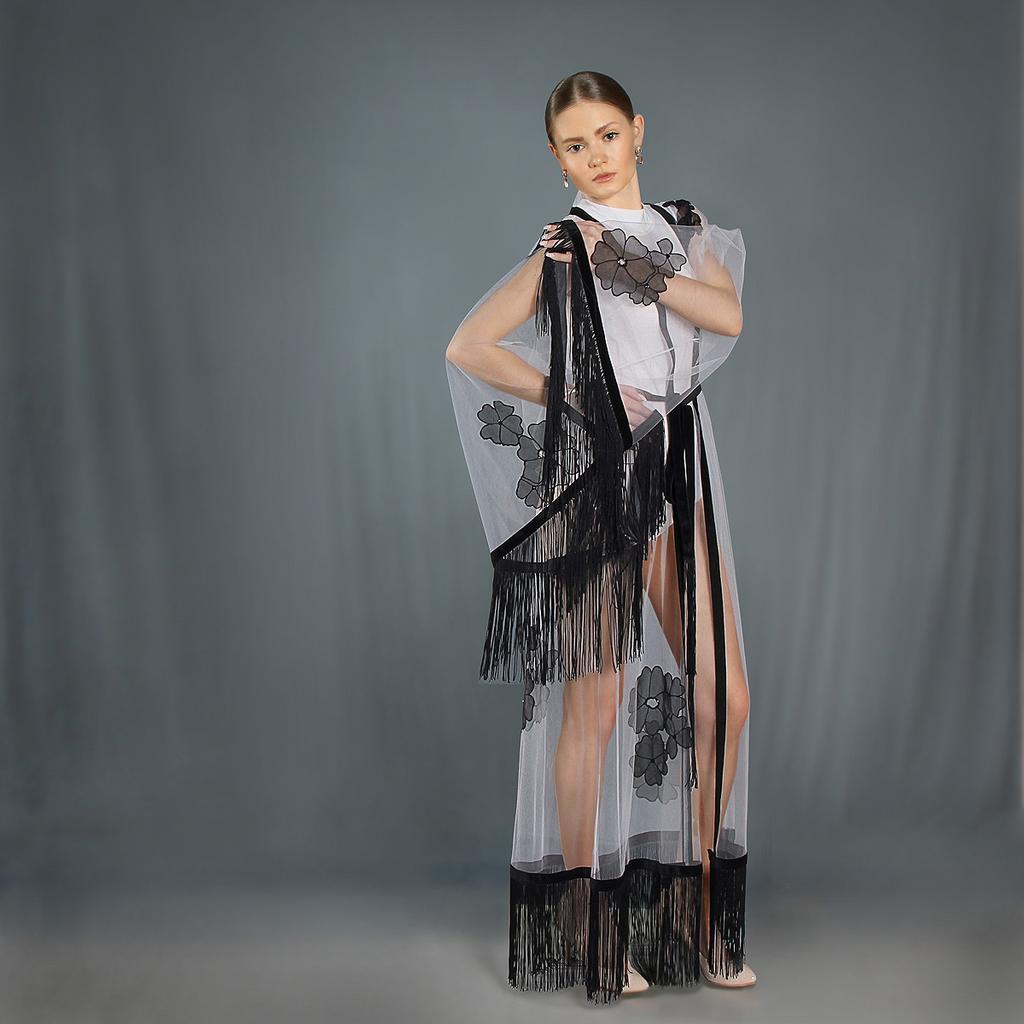 Халат с бахромой и цветами