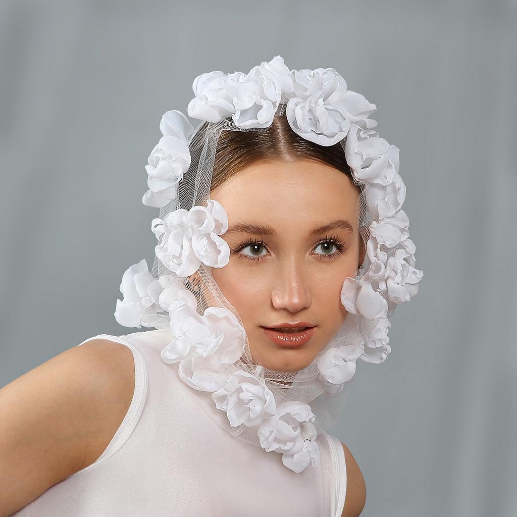 Капор с цветами