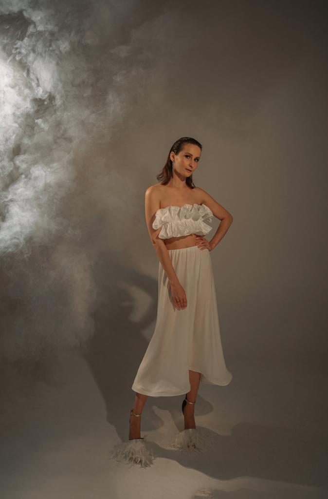 Топ-бандо с воланом