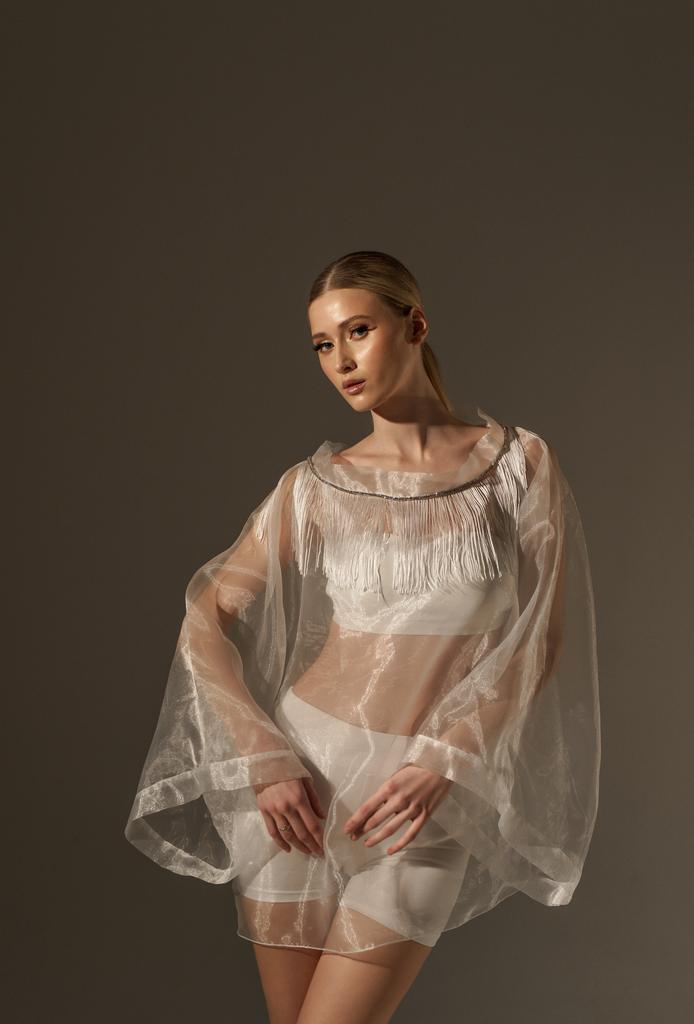 Блуза из органзы с бахромой