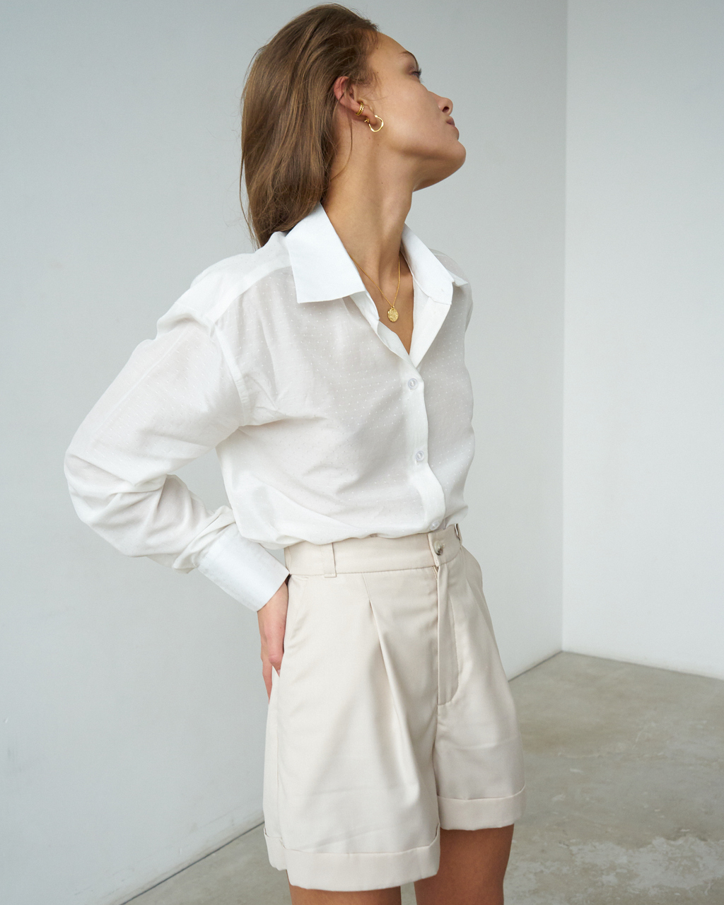 Шорты бежевого цвета