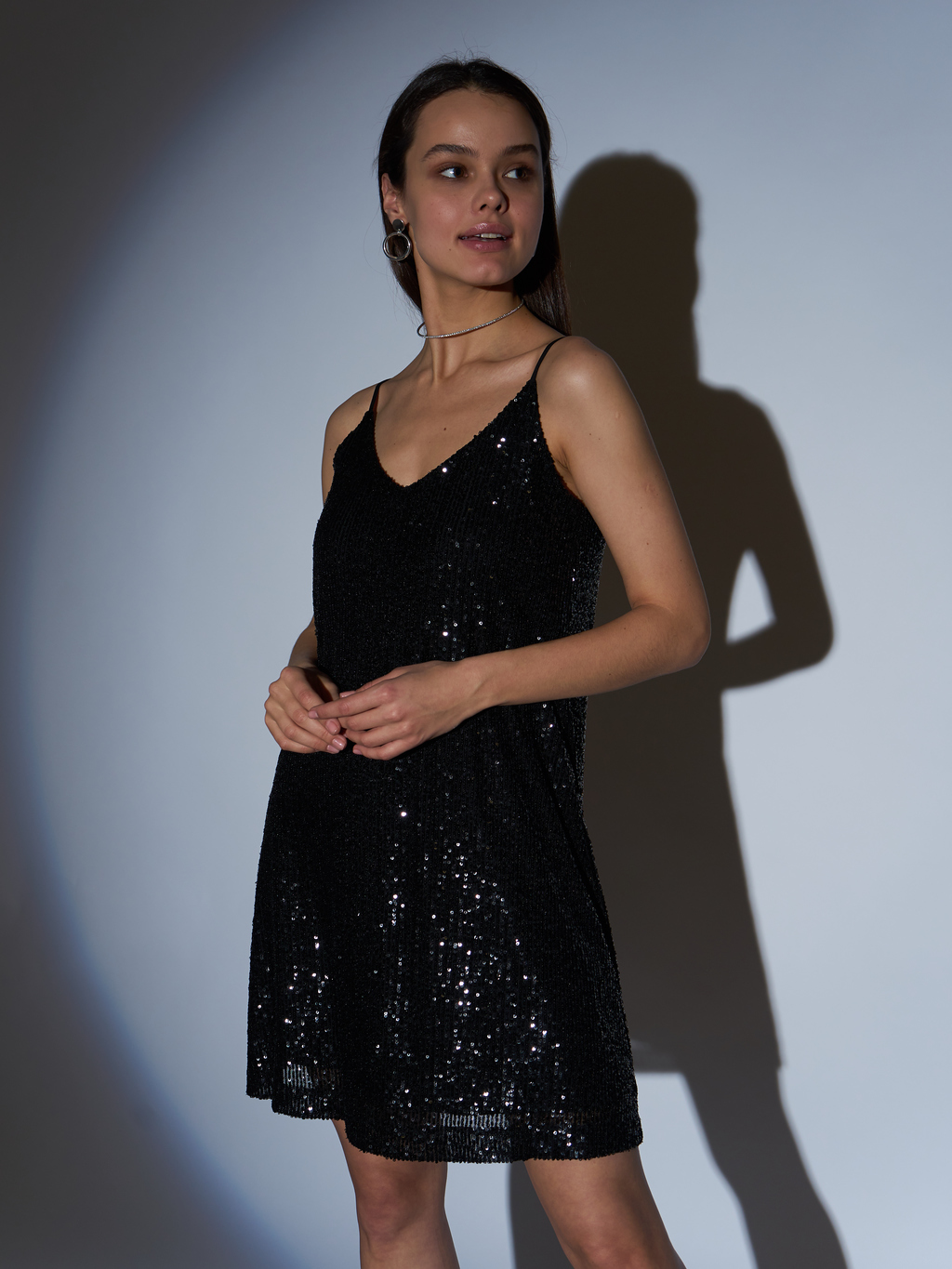 Платье мини с пайетками черного цвета