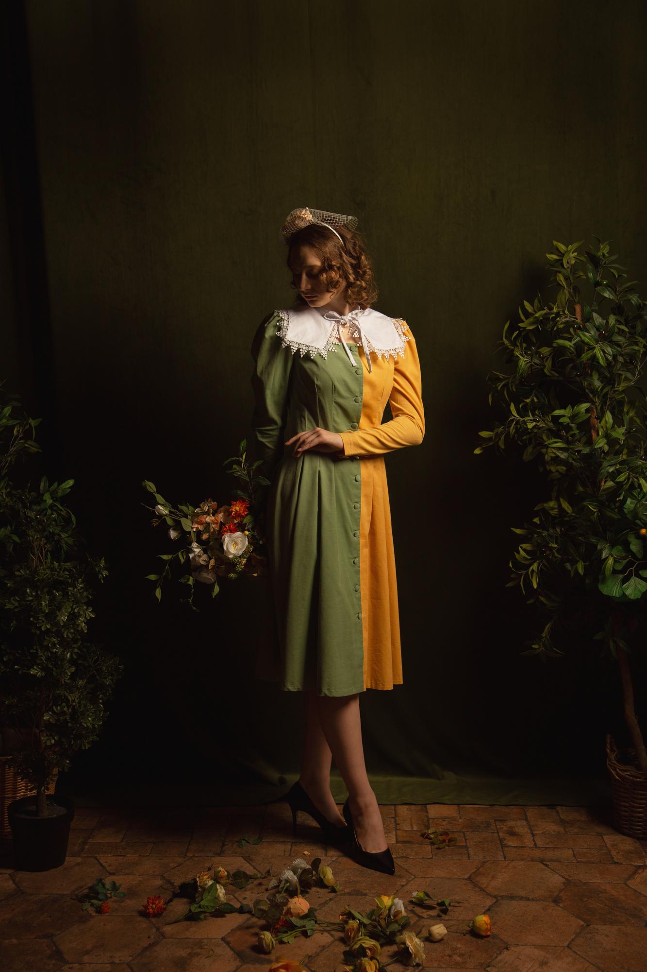 Платье двухцветное из микровельвета Medieval Stuart