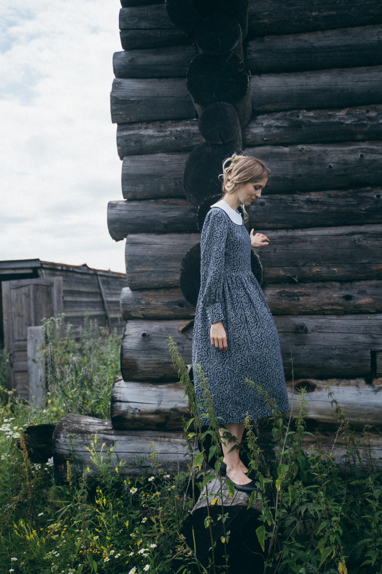 Платье из вискозного штапеля Finisterre со съемным воротничком темно-синее