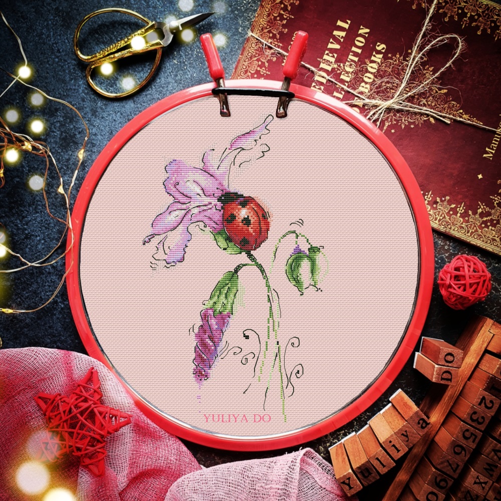 Схема вышивки "Божья коровка и розовый вьюнок" (101x161 кр.)