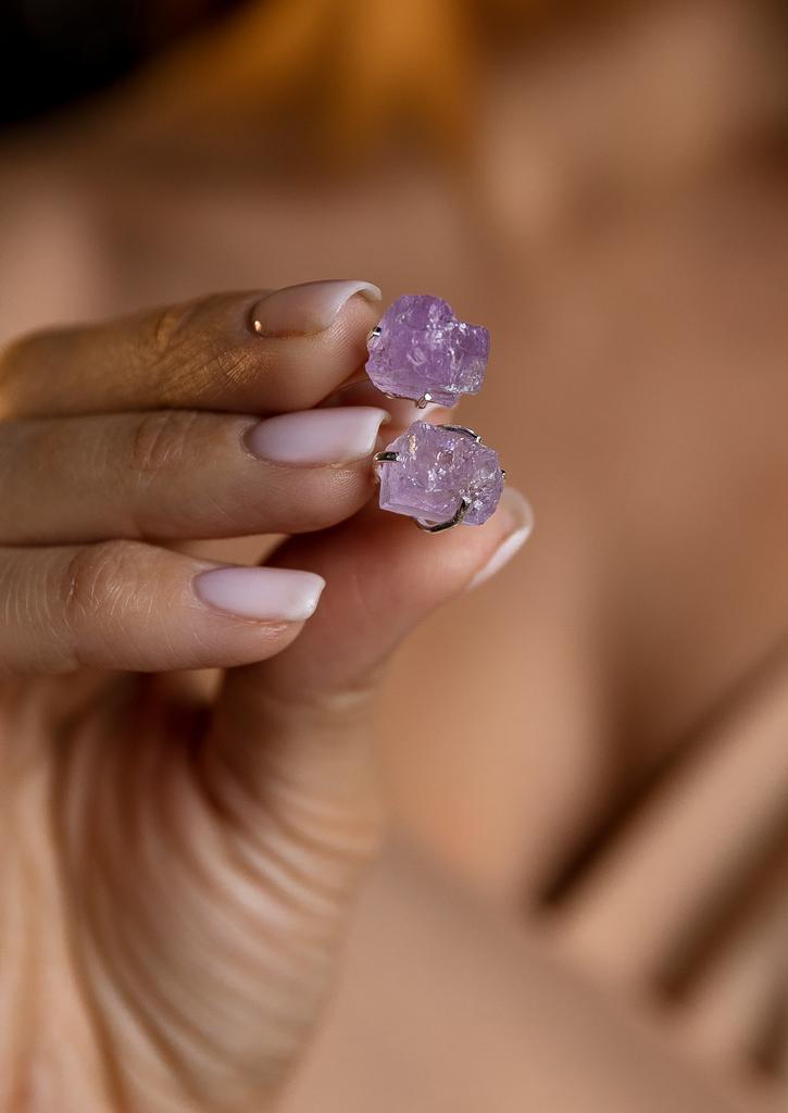 кольцо с кристаллом лавандового аметиста