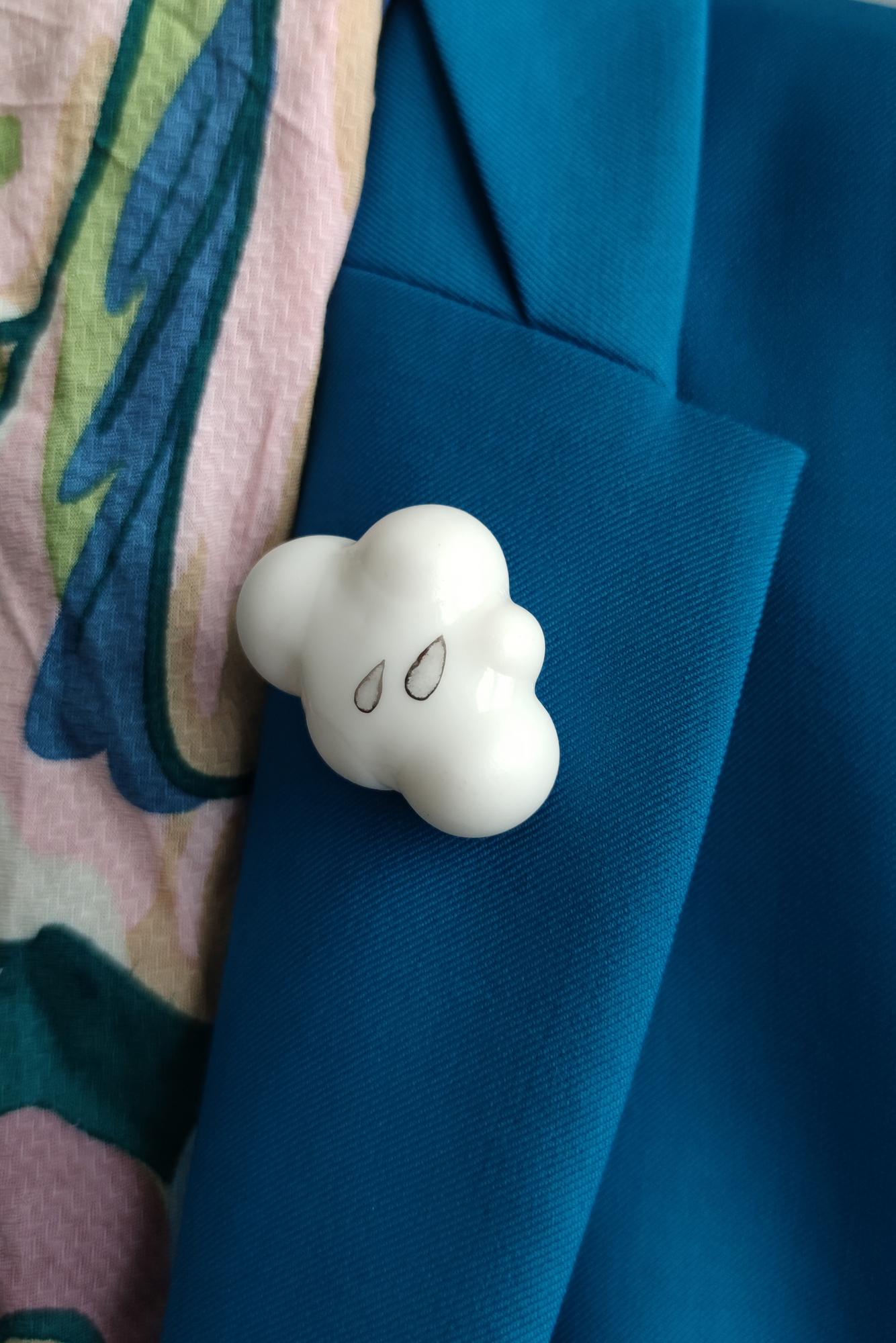 брошь ОБЛАКО В МАЙКЕ С КАПЛЯМИ