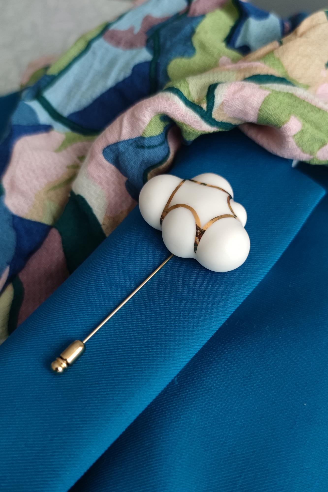 брошь ОБЛАКО В МАЙКЕ НА БУЛАВКЕ