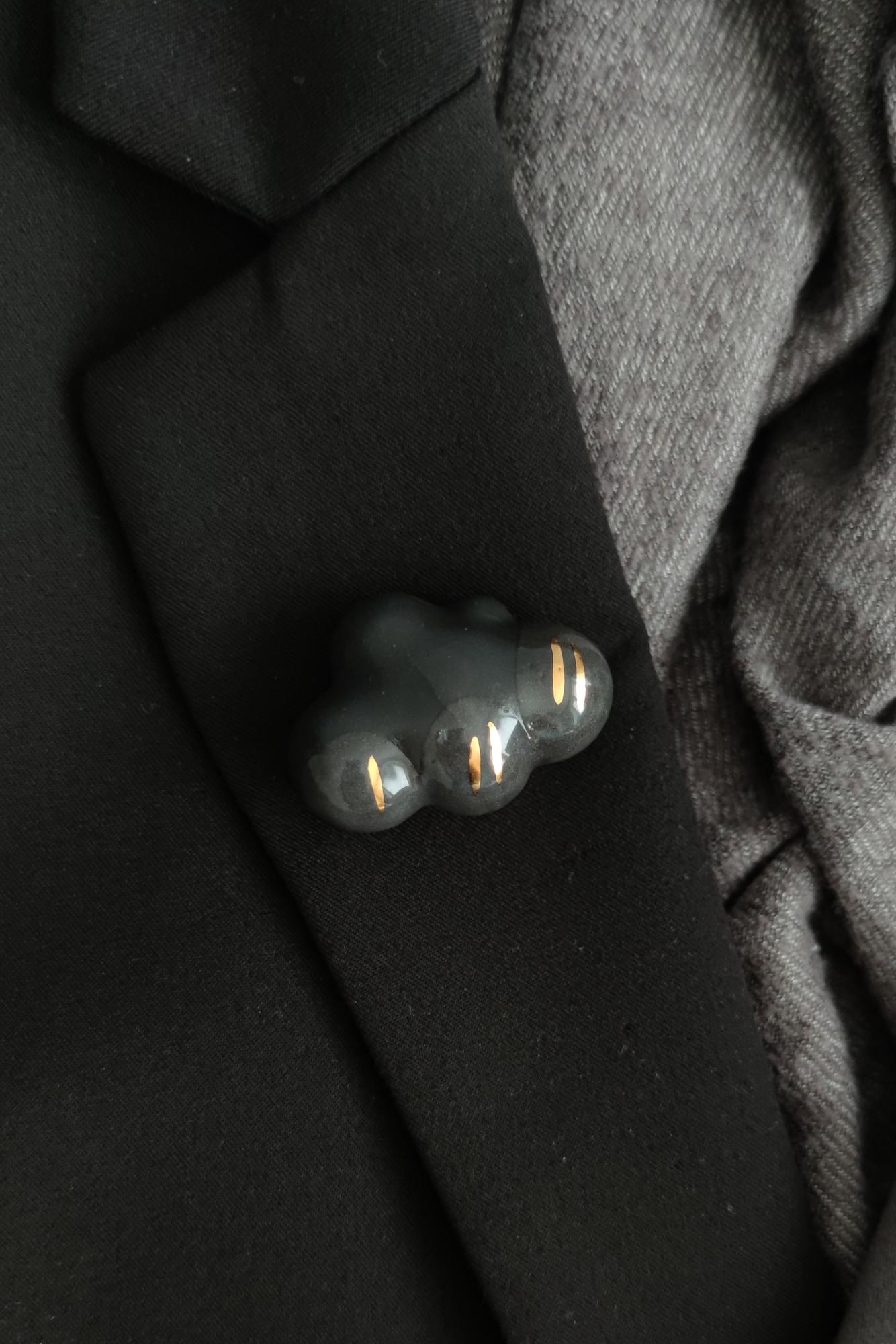 брошь ТУЧКА С ЗОЛОТОМ