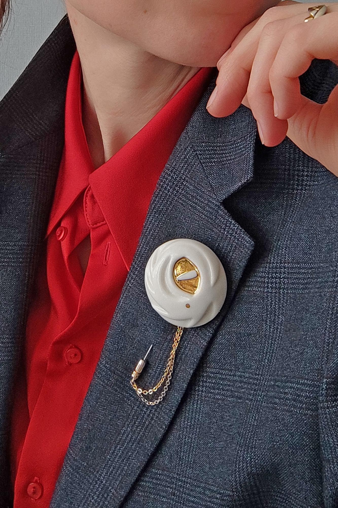 брошь ДРАКОН НА БУЛАВКЕ С ЦЕПОЧКОЙ ЗОЛОТО