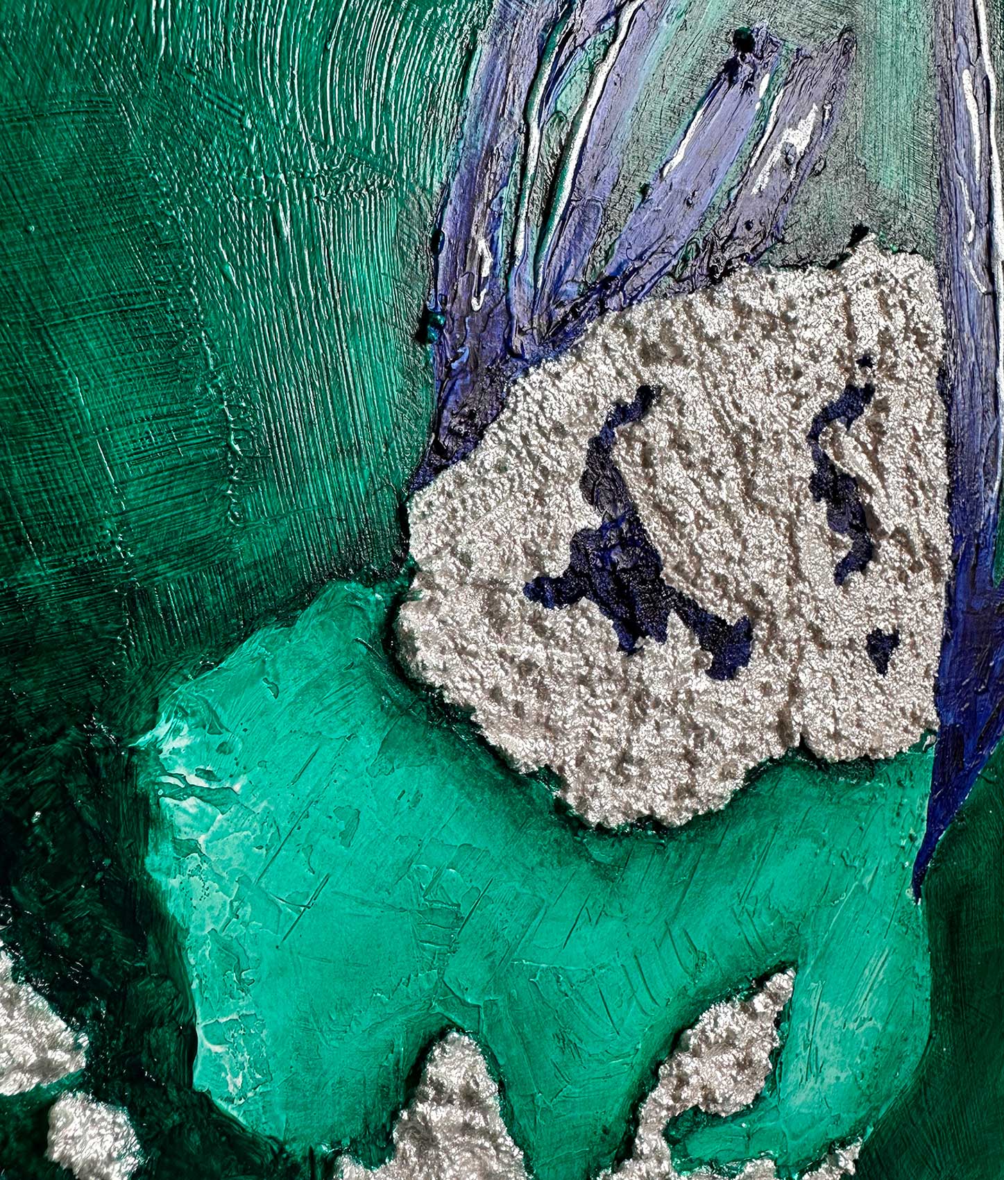 Фактурная картина "Сочный бутон", холст 40х50 см, акрил, декор. паста, поталь цвет серебра