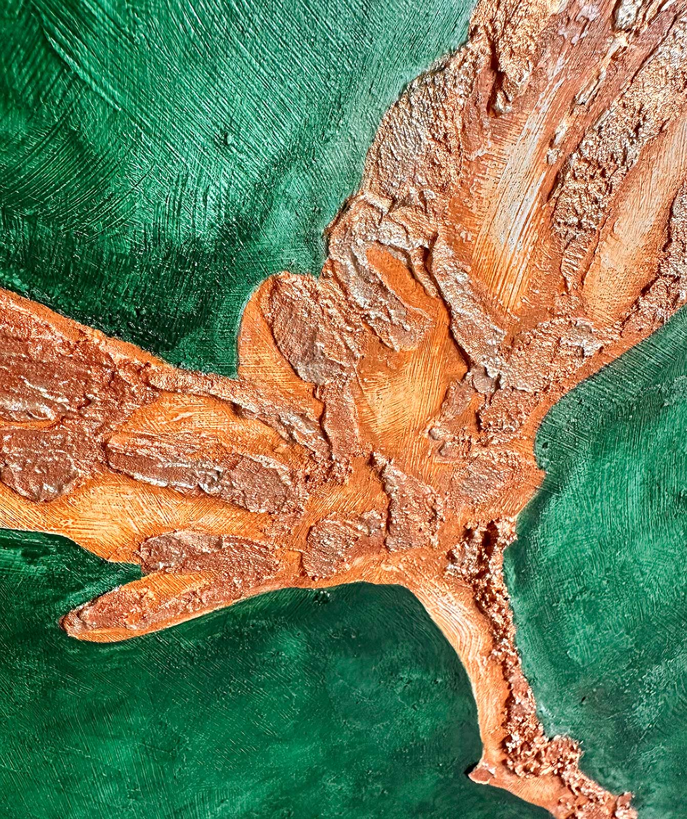 Фактурная картина "Игривый цветок", холст 50х40 см, акрил, декор. паста, поталь цвет бронзы