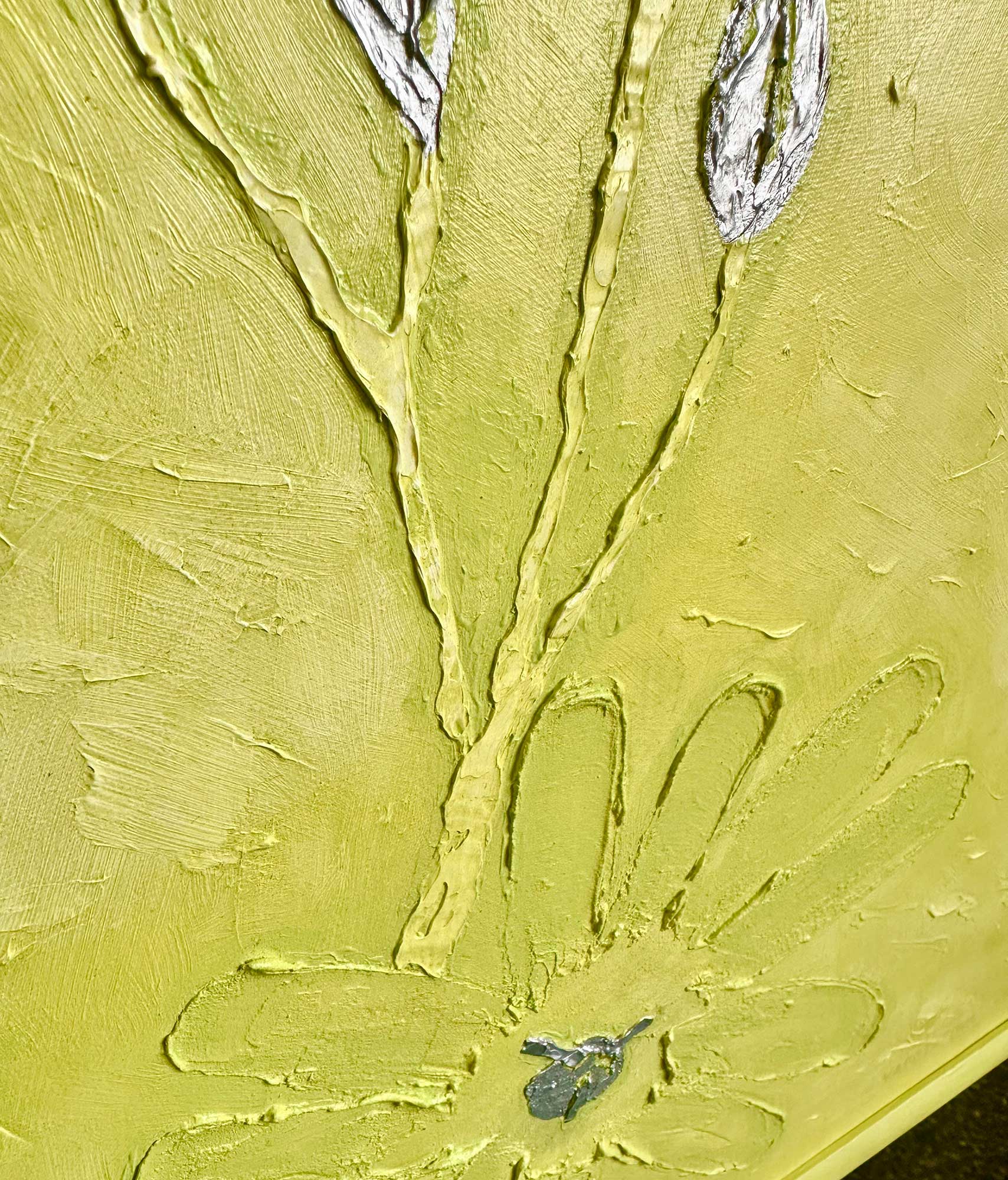 Фактурная картина "Цветок легкости", холст 50х40 см, акрил, декор. паста, поталь цвет серебра