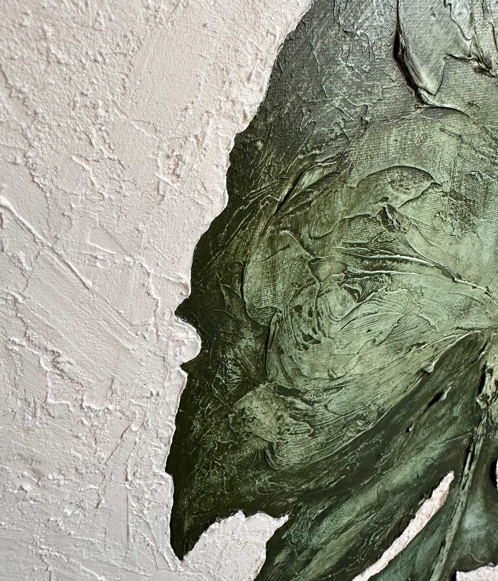 Зимняя фактурная картина листок "В балансе", холст 50х40 см, акрил, декоративная паста