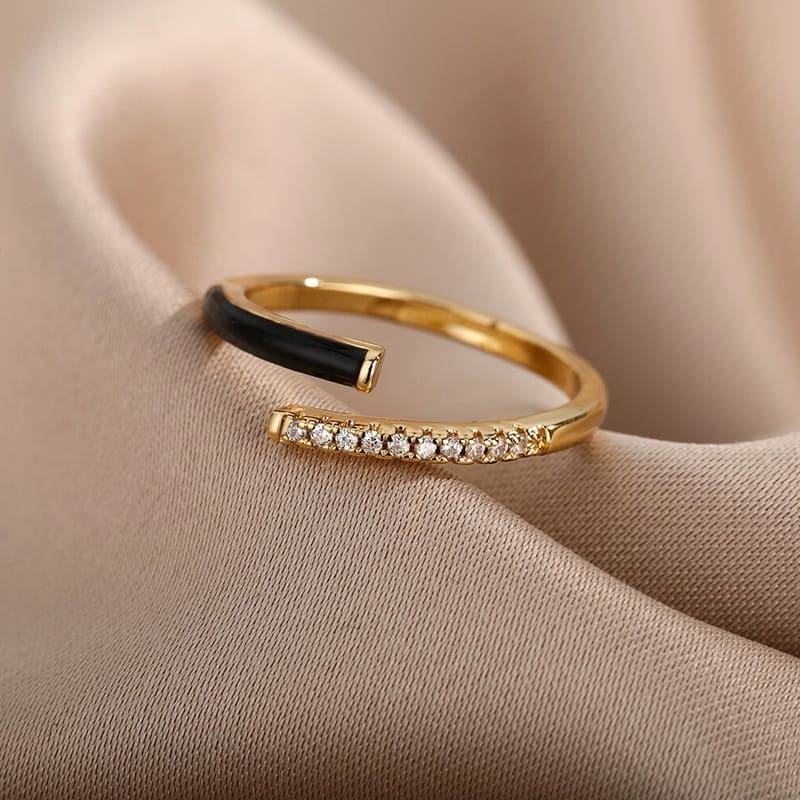 Кольцо золочёные с эмалью Adjustable Ring Crystals Black Enamel Gold