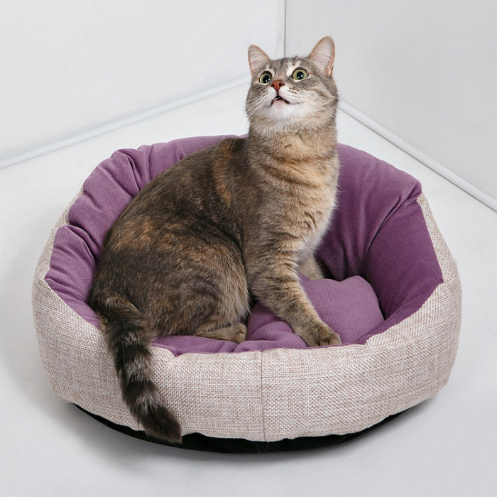 Мягкая напольная лежанка-подушка для кошек и собак (арт. 174)